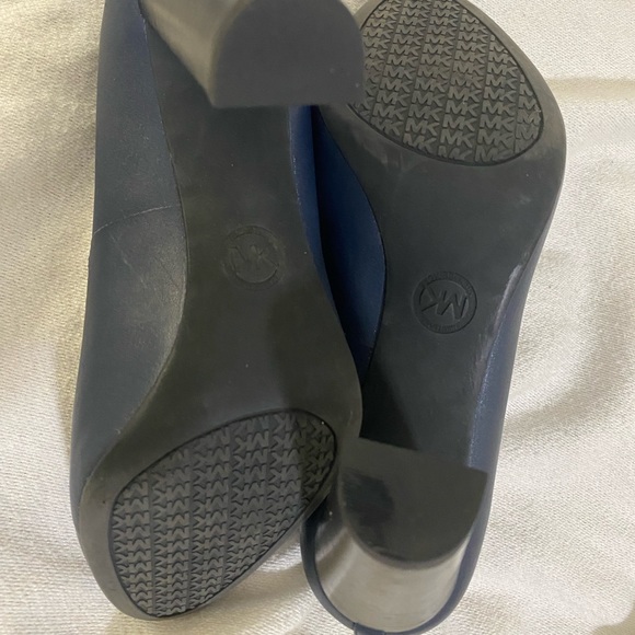 Michael Kors Navy pumps - Picture 4 of 5